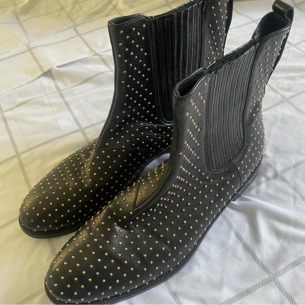 Burberry Black Leather and Gold Studded Chelsea Boots